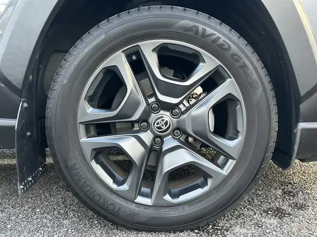 トヨタ ＲＡＶ４ アドベンチャー 静岡県 2022(令4)年 4万km グレーメタリック ~TRD仕様~/ユーザー買取車両/ワンオーナー/純正ディスプレイオーディオ/純正LEDヘッドライト/純正19インチAW/全方位カメラ/レザーシート/シートヒーター/ベンチレーション/プリクラッシュセーフティシステム/レーダークルーズコントロール/TRDルーフキャリア/TRDマッドガード/ステアリングヒーター/パワーバックドア/ビルトインETC/D席パワーシート/デジタルインナーミラー/電動パーキングブレーキ/オートホールド/新車時保証書/取扱説明書/スペアキー×1
