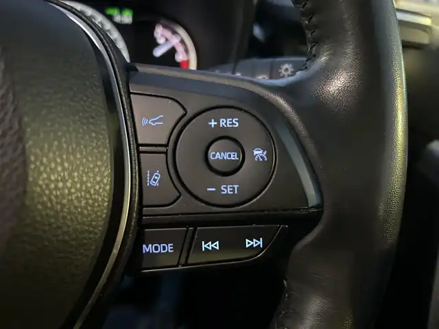 トヨタ ＲＡＶ４ アドベンチャー 静岡県 2022(令4)年 4万km グレーメタリック ~TRD仕様~/ユーザー買取車両/ワンオーナー/純正ディスプレイオーディオ/純正LEDヘッドライト/純正19インチAW/全方位カメラ/レザーシート/シートヒーター/ベンチレーション/プリクラッシュセーフティシステム/レーダークルーズコントロール/TRDルーフキャリア/TRDマッドガード/ステアリングヒーター/パワーバックドア/ビルトインETC/D席パワーシート/デジタルインナーミラー/電動パーキングブレーキ/オートホールド/新車時保証書/取扱説明書/スペアキー×1