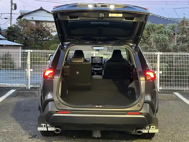トヨタ ＲＡＶ４ アドベンチャー 静岡県 2022(令4)年 4万km グレーメタリック ~TRD仕様~/ユーザー買取車両/ワンオーナー/純正ディスプレイオーディオ/純正LEDヘッドライト/純正19インチAW/全方位カメラ/レザーシート/シートヒーター/ベンチレーション/プリクラッシュセーフティシステム/レーダークルーズコントロール/TRDルーフキャリア/TRDマッドガード/ステアリングヒーター/パワーバックドア/ビルトインETC/D席パワーシート/デジタルインナーミラー/電動パーキングブレーキ/オートホールド/新車時保証書/取扱説明書/スペアキー×1
