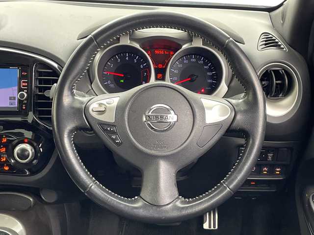 日産 ジューク 15RX Vアーバンセレクション 鹿児島県 2017(平29)年 9.7万km ブリリアントホワイトパール ワンオーナー　/純正ＳＤナビ/（フルセグ/Bluetooth/CD/DVD）　/アラウンドビューモニター　/バックカメラ　/ＥＴＣ　/レーンキープアシスト/前方ドライブレコーダー　/革巻きステアリング　/ステアリングリモコン　/純正１７インチアルミホイール/衝突軽減ブレーキ