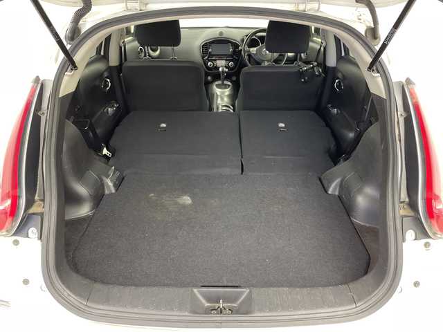 日産 ジューク 15RX Vアーバンセレクション 鹿児島県 2017(平29)年 9.7万km ブリリアントホワイトパール ワンオーナー　/純正ＳＤナビ/（フルセグ/Bluetooth/CD/DVD）　/アラウンドビューモニター　/バックカメラ　/ＥＴＣ　/レーンキープアシスト/前方ドライブレコーダー　/革巻きステアリング　/ステアリングリモコン　/純正１７インチアルミホイール/衝突軽減ブレーキ