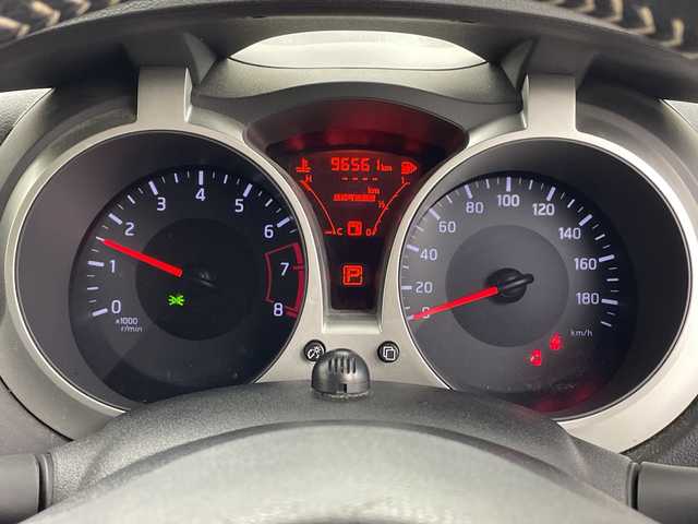 日産 ジューク 15RX Vアーバンセレクション 鹿児島県 2017(平29)年 9.7万km ブリリアントホワイトパール ワンオーナー　/純正ＳＤナビ/（フルセグ/Bluetooth/CD/DVD）　/アラウンドビューモニター　/バックカメラ　/ＥＴＣ　/レーンキープアシスト/前方ドライブレコーダー　/革巻きステアリング　/ステアリングリモコン　/純正１７インチアルミホイール/衝突軽減ブレーキ