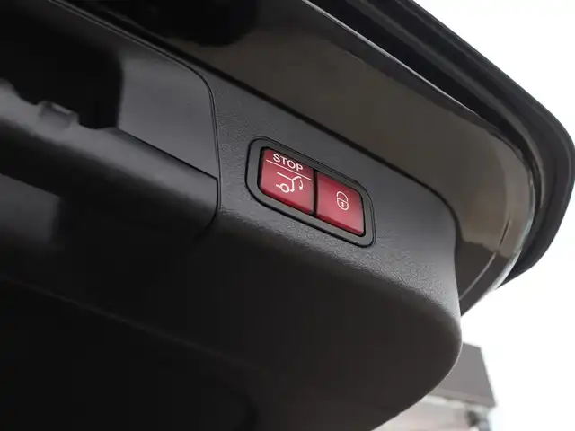 メルセデス・ベンツ Ｍ・ベンツ ＧＬＢ２００ｄ 4マチック AMGライン 長野県 2021(令3)年 2.8万km コスモスブラック 4WD/アンビエントライト/レーダーセーフティパッケージ/ディストロニックプラス/レーンキープアシスト/ブラインドスポットモニター/アドバンスドパッケージ/ヘッドアップディスプレイ（HUD）/純正HDDナビ/360°ビューモニター/マルチビームLEDヘッドライト/D/Nパワーシート/D/Nシートヒーター/パワーバックドア/キーレスゴー/ワイヤレスチャージ/AMG19インチAW/ETC2.0/保証書/取説/R4/5年点検記録簿あり