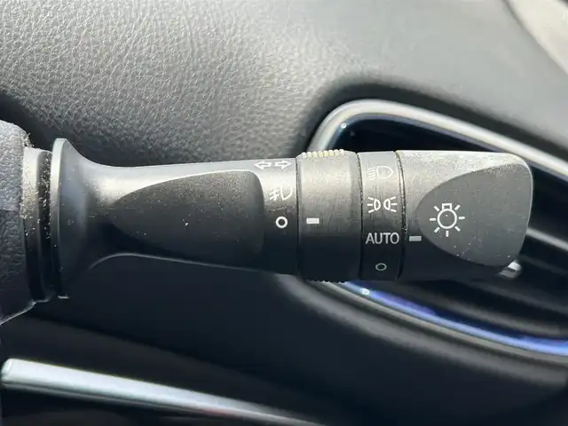 トヨタ プリウス A プレミアム　ツーリングセレ 和歌山県 2019(平31)年 2.7万km ホワイトパールクリスタルシャイン 純正メーカーナビ/フルセグTV/バックカメラ/JBLプレミアムサウンド/（BT/CD/DVD）/プリクラッシュセーフティー/ブラインドスポットモニター/ヘッドアップディスプレイ/レーダークルーズコントロール/レーンディパーチャーアラート/クリアランスソナー/横滑り防止機能/前方ドライブレコーダー/パワーシート/シートヒーター/シートエアベンチレーション/パーキングアシスト/LEDヘッドライト/フォグランプ/オートライト/オートマチックハイビーム