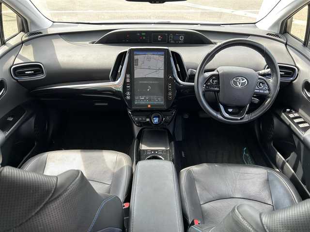 トヨタ プリウス A プレミアム　ツーリングセレ 和歌山県 2019(平31)年 2.7万km ホワイトパールクリスタルシャイン 純正メーカーナビ/フルセグTV/バックカメラ/JBLプレミアムサウンド/（BT/CD/DVD）/プリクラッシュセーフティー/ブラインドスポットモニター/ヘッドアップディスプレイ/レーダークルーズコントロール/レーンディパーチャーアラート/クリアランスソナー/横滑り防止機能/前方ドライブレコーダー/パワーシート/シートヒーター/シートエアベンチレーション/パーキングアシスト/LEDヘッドライト/フォグランプ/オートライト/オートマチックハイビーム