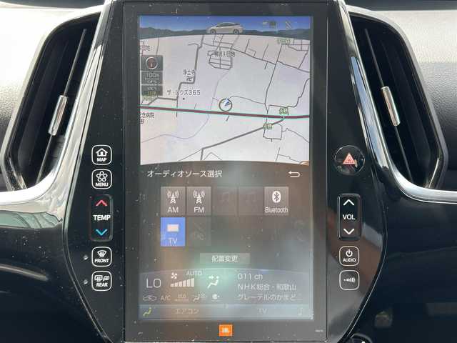 トヨタ プリウス A プレミアム　ツーリングセレ 和歌山県 2019(平31)年 2.7万km ホワイトパールクリスタルシャイン 純正メーカーナビ/フルセグTV/バックカメラ/JBLプレミアムサウンド/（BT/CD/DVD）/プリクラッシュセーフティー/ブラインドスポットモニター/ヘッドアップディスプレイ/レーダークルーズコントロール/レーンディパーチャーアラート/クリアランスソナー/横滑り防止機能/前方ドライブレコーダー/パワーシート/シートヒーター/シートエアベンチレーション/パーキングアシスト/LEDヘッドライト/フォグランプ/オートライト/オートマチックハイビーム