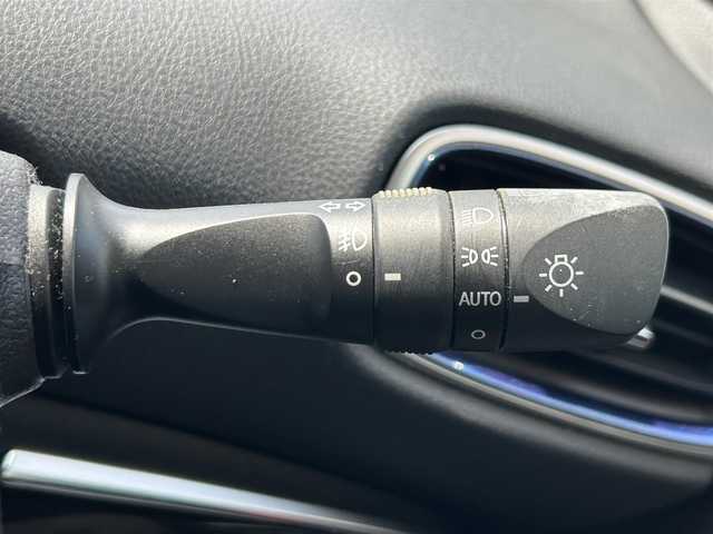 トヨタ プリウス A プレミアム　ツーリングセレ 和歌山県 2019(平31)年 2.7万km ホワイトパールクリスタルシャイン 純正メーカーナビ/フルセグTV/バックカメラ/JBLプレミアムサウンド/（BT/CD/DVD）/プリクラッシュセーフティー/ブラインドスポットモニター/ヘッドアップディスプレイ/レーダークルーズコントロール/レーンディパーチャーアラート/クリアランスソナー/横滑り防止機能/前方ドライブレコーダー/パワーシート/シートヒーター/シートエアベンチレーション/パーキングアシスト/LEDヘッドライト/フォグランプ/オートライト/オートマチックハイビーム