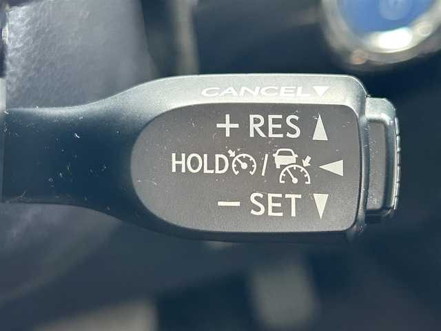 トヨタ プリウス A プレミアム　ツーリングセレ 和歌山県 2019(平31)年 2.7万km ホワイトパールクリスタルシャイン 純正メーカーナビ/フルセグTV/バックカメラ/JBLプレミアムサウンド/（BT/CD/DVD）/プリクラッシュセーフティー/ブラインドスポットモニター/ヘッドアップディスプレイ/レーダークルーズコントロール/レーンディパーチャーアラート/クリアランスソナー/横滑り防止機能/前方ドライブレコーダー/パワーシート/シートヒーター/シートエアベンチレーション/パーキングアシスト/LEDヘッドライト/フォグランプ/オートライト/オートマチックハイビーム