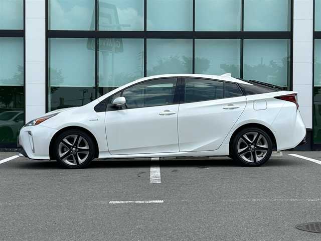 トヨタ プリウス A プレミアム　ツーリングセレ 和歌山県 2019(平31)年 2.7万km ホワイトパールクリスタルシャイン 純正メーカーナビ/フルセグTV/バックカメラ/JBLプレミアムサウンド/（BT/CD/DVD）/プリクラッシュセーフティー/ブラインドスポットモニター/ヘッドアップディスプレイ/レーダークルーズコントロール/レーンディパーチャーアラート/クリアランスソナー/横滑り防止機能/前方ドライブレコーダー/パワーシート/シートヒーター/シートエアベンチレーション/パーキングアシスト/LEDヘッドライト/フォグランプ/オートライト/オートマチックハイビーム