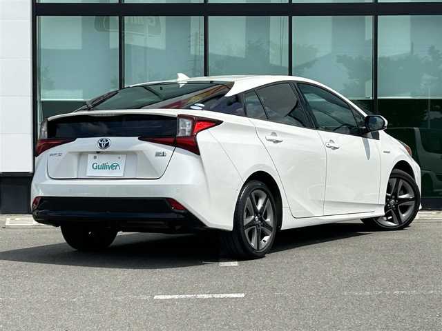 トヨタ プリウス A プレミアム　ツーリングセレ 和歌山県 2019(平31)年 2.7万km ホワイトパールクリスタルシャイン 純正メーカーナビ/フルセグTV/バックカメラ/JBLプレミアムサウンド/（BT/CD/DVD）/プリクラッシュセーフティー/ブラインドスポットモニター/ヘッドアップディスプレイ/レーダークルーズコントロール/レーンディパーチャーアラート/クリアランスソナー/横滑り防止機能/前方ドライブレコーダー/パワーシート/シートヒーター/シートエアベンチレーション/パーキングアシスト/LEDヘッドライト/フォグランプ/オートライト/オートマチックハイビーム