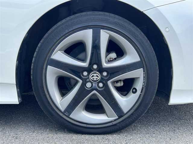 トヨタ プリウス A プレミアム　ツーリングセレ 和歌山県 2019(平31)年 2.7万km ホワイトパールクリスタルシャイン 純正メーカーナビ/フルセグTV/バックカメラ/JBLプレミアムサウンド/（BT/CD/DVD）/プリクラッシュセーフティー/ブラインドスポットモニター/ヘッドアップディスプレイ/レーダークルーズコントロール/レーンディパーチャーアラート/クリアランスソナー/横滑り防止機能/前方ドライブレコーダー/パワーシート/シートヒーター/シートエアベンチレーション/パーキングアシスト/LEDヘッドライト/フォグランプ/オートライト/オートマチックハイビーム