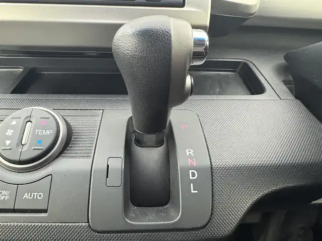 ホンダ フリード スパイク G ジャストセレクション 愛知県 2014(平26)年 7.5万km プレミアムスパークルブラックパール 純正HDDナビ　/Bluetooth　/ワンセグTV　/ステアリングリモコン　/片側パワースライドドア　/AUTOライト　/純正フロアマット　/ETC