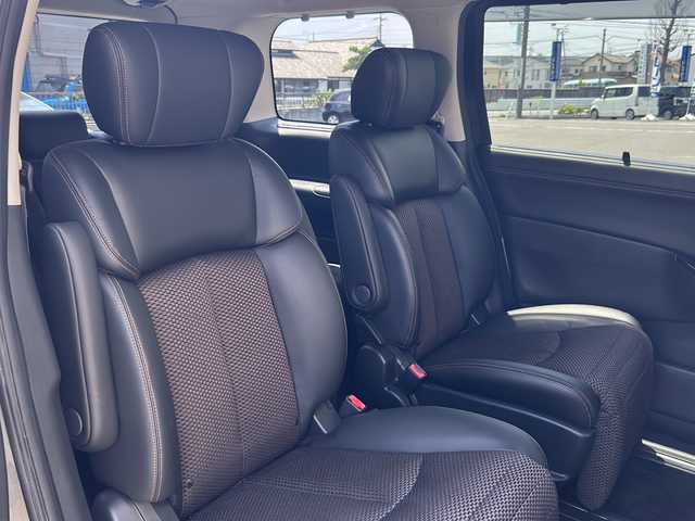 日産 エルグランド 350HWS アーバンクロム 埼玉県 2012(平24)年 8.5万km ブリリアントホワイトパール (株)IDOMが運営する【じしゃロン熊谷店】の自社ローン専用車両になりますこちらは現金またはオートローンご利用時の価格です。自社ローンご希望の方は別途その旨お申付け下さい/純正HDDナビ（TV/BT/CD/DVD/AM/FM/AUX)/前後ドライブレコーダー/ETC/フリップダウンモニター/両側パワースライドドア/オットマン/ハーフレザーシート/ECOモード/コーナーセンサー/電動リアゲート/フロントサイドエアロパーツ/プッシュスタート/純正18インチアルミホイール