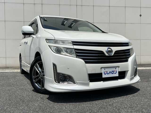 日産 エルグランド 350HWS アーバンクロム 埼玉県 2012(平24)年 8.5万km ブリリアントホワイトパール (株)IDOMが運営する【じしゃロン熊谷店】の自社ローン専用車両になりますこちらは現金またはオートローンご利用時の価格です。自社ローンご希望の方は別途その旨お申付け下さい/純正HDDナビ（TV/BT/CD/DVD/AM/FM/AUX)/前後ドライブレコーダー/ETC/フリップダウンモニター/両側パワースライドドア/オットマン/ハーフレザーシート/ECOモード/コーナーセンサー/電動リアゲート/フロントサイドエアロパーツ/プッシュスタート/純正18インチアルミホイール
