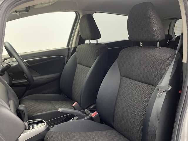 ホンダ フィット 13G Fパッケージ 栃木県 2015(平27)年 7.6万km アラバスターシルバーメタリック ストラーダSDナビ　/・CD　フルセグTV　BT　/バックカメラ　/ETC　/前方ドライブレコーダー　/プッシュスタート　/電動格納ミラー　/純正マット　/オートエアコン/純正キャップ付きサマータイヤ４本（6mm）/　