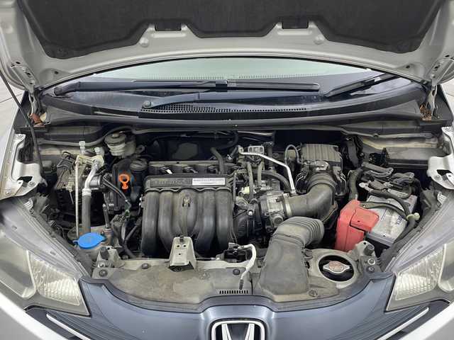 ホンダ フィット 13G Fパッケージ 栃木県 2015(平27)年 7.6万km アラバスターシルバーメタリック ストラーダSDナビ　/・CD　フルセグTV　BT　/バックカメラ　/ETC　/前方ドライブレコーダー　/プッシュスタート　/電動格納ミラー　/純正マット　/オートエアコン/純正キャップ付きサマータイヤ４本（6mm）/　