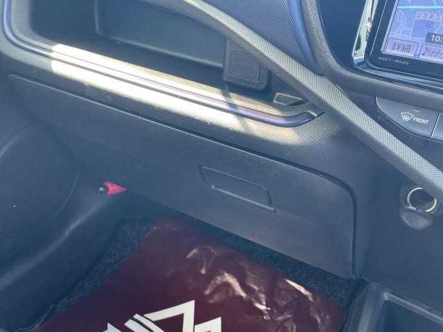 トヨタ アクア S 岩手県 2016(平28)年 9.9万km ライムホワイトパールクリスタルシャイン ドアバイザー/電動格納ミラー/プラズママイスター搭載LEDルームランプ/ETC/バックカメラ/社外15インチAW/プリクラッシュセーフティ/LDA/オートマチックハイビーム/純正メモリーナビ/フルセグ/CD/DVD/BT/レーダー探知機/ウィンドシールドデアイサー