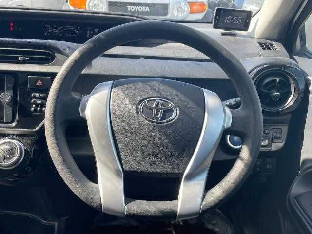 トヨタ アクア S 岩手県 2016(平28)年 9.9万km ライムホワイトパールクリスタルシャイン ドアバイザー/電動格納ミラー/プラズママイスター搭載LEDルームランプ/ETC/バックカメラ/社外15インチAW/プリクラッシュセーフティ/LDA/オートマチックハイビーム/純正メモリーナビ/フルセグ/CD/DVD/BT/レーダー探知機/ウィンドシールドデアイサー