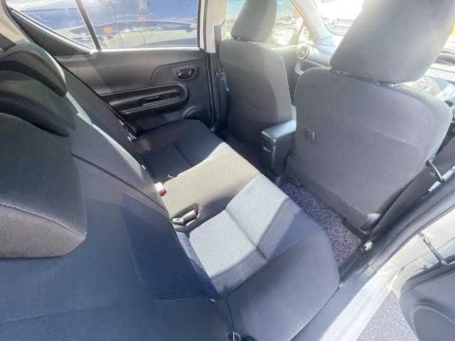 トヨタ アクア S 岩手県 2016(平28)年 9.9万km ライムホワイトパールクリスタルシャイン ドアバイザー/電動格納ミラー/プラズママイスター搭載LEDルームランプ/ETC/バックカメラ/社外15インチAW/プリクラッシュセーフティ/LDA/オートマチックハイビーム/純正メモリーナビ/フルセグ/CD/DVD/BT/レーダー探知機/ウィンドシールドデアイサー