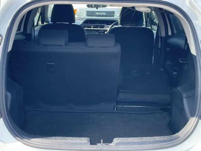 トヨタ アクア S 岩手県 2016(平28)年 9.9万km ライムホワイトパールクリスタルシャイン ドアバイザー/電動格納ミラー/プラズママイスター搭載LEDルームランプ/ETC/バックカメラ/社外15インチAW/プリクラッシュセーフティ/LDA/オートマチックハイビーム/純正メモリーナビ/フルセグ/CD/DVD/BT/レーダー探知機/ウィンドシールドデアイサー