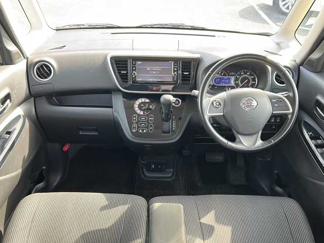 日産 デイズ ルークス ハイウェイスター Gターボ 佐賀県 2017(平29)年 6.3万km ホワイトパール 純正ナビ/アラウンドビューモニター/両側パワースライドドア/エマージェンシーブレーキ/オートハイビーム/クルーズコントロール/ETC/アイドリングストップ/プッシュスタート/スマートキー/LEDヘッドライト/フォグライト/純正アルミホイール