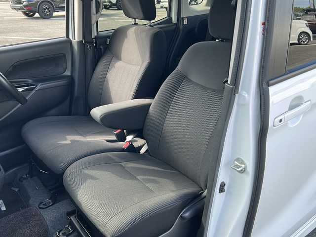 日産 デイズ ルークス ハイウェイスター Gターボ 佐賀県 2017(平29)年 6.3万km ホワイトパール 純正ナビ/アラウンドビューモニター/両側パワースライドドア/エマージェンシーブレーキ/オートハイビーム/クルーズコントロール/ETC/アイドリングストップ/プッシュスタート/スマートキー/LEDヘッドライト/フォグライト/純正アルミホイール