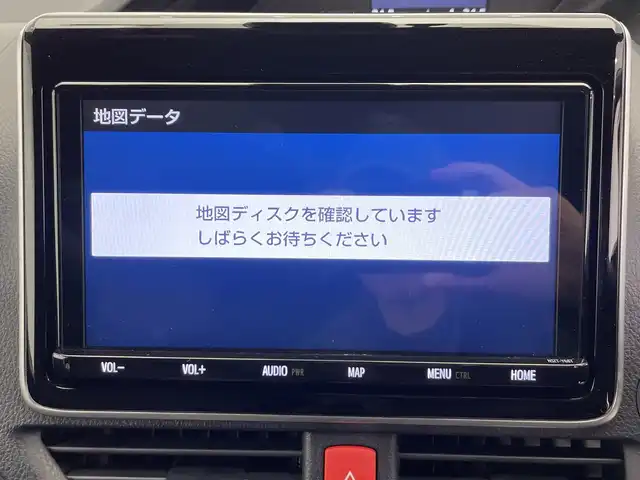 トヨタ エスクァイア ハイブリッド Gi 栃木県 2019(令1)年 3.4万km ホワイトパールクリスタルシャイン 純正ナビ/(CD/DVD/フルセグTV/Bluetooth/SD)/バックカメラ/トヨタセーフティーセンス/・衝突軽減ブレーキ/・車線逸脱警報/・オートマチックハイビーム/・先行車発進お知らせ機能/コーナーセンサー/両側パワ-スライドドア/ハーフレザーシート/シートヒーター/オートライト/LEDヘッドライト/横滑り防止装置/AC100V電源/フォグランプ/スマートキー/プッシュスタート/ステアリングスイッチ/革巻きステアリング/電動格納ミラー/純正15インチアルミホイール/純正フロアマット
