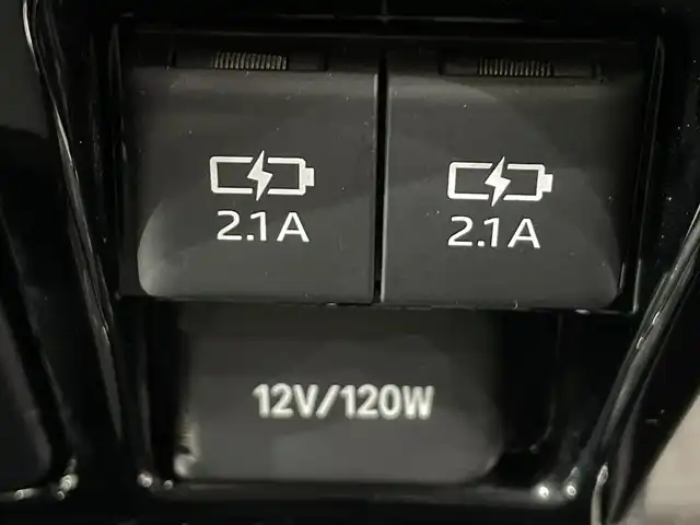 トヨタ エスクァイア ハイブリッド Gi 栃木県 2019(令1)年 3.4万km ホワイトパールクリスタルシャイン 純正ナビ/(CD/DVD/フルセグTV/Bluetooth/SD)/バックカメラ/トヨタセーフティーセンス/・衝突軽減ブレーキ/・車線逸脱警報/・オートマチックハイビーム/・先行車発進お知らせ機能/コーナーセンサー/両側パワ-スライドドア/ハーフレザーシート/シートヒーター/オートライト/LEDヘッドライト/横滑り防止装置/AC100V電源/フォグランプ/スマートキー/プッシュスタート/ステアリングスイッチ/革巻きステアリング/電動格納ミラー/純正15インチアルミホイール/純正フロアマット