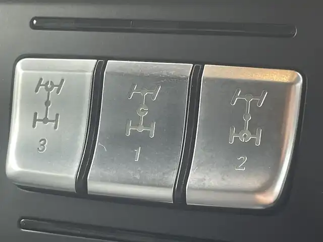 メルセデス・ベンツ ゲレンデヴァーゲン Ｇ３５０ｄ 熊本県 2017(平29)年 7.7万km パープル サンルーフ/革シート/harman/kardon/純正ナビ/（CD・DVD・フルセグTV・BTオーディオ・SD）/バックカメラ/純正18インチAW/クルーズコントロール/パドルシフト/サイドステップ/背面タイヤハードカバー/前席パワーシート・シートメモリー/前席シートヒーター/HIDヘッドライト/オートライト/前後コーナーセンサー/横滑り防止装置/ウィンカーミラー/フロアマット/新車保証書/取扱説明書/スペアキー×1本