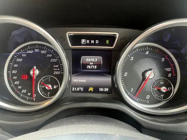 メルセデス・ベンツ ゲレンデヴァーゲン Ｇ３５０ｄ 熊本県 2017(平29)年 7.7万km パープル サンルーフ/革シート/harman/kardon/純正ナビ/（CD・DVD・フルセグTV・BTオーディオ・SD）/バックカメラ/純正18インチAW/クルーズコントロール/パドルシフト/サイドステップ/背面タイヤハードカバー/前席パワーシート・シートメモリー/前席シートヒーター/HIDヘッドライト/オートライト/前後コーナーセンサー/横滑り防止装置/ウィンカーミラー/フロアマット/新車保証書/取扱説明書/スペアキー×1本