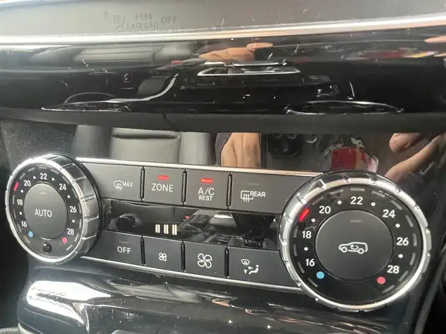 メルセデス・ベンツ ゲレンデヴァーゲン Ｇ３５０ｄ 熊本県 2017(平29)年 7.7万km パープル サンルーフ/革シート/harman/kardon/純正ナビ/（CD・DVD・フルセグTV・BTオーディオ・SD）/バックカメラ/純正18インチAW/クルーズコントロール/パドルシフト/サイドステップ/背面タイヤハードカバー/前席パワーシート・シートメモリー/前席シートヒーター/HIDヘッドライト/オートライト/前後コーナーセンサー/横滑り防止装置/ウィンカーミラー/フロアマット/新車保証書/取扱説明書/スペアキー×1本