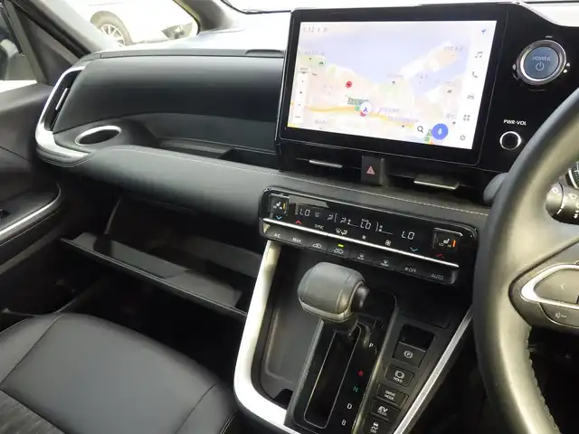 トヨタ ノア ハイブリッド S－Z 千葉県 2022(令4)年 4.8万km グリッターブラックガラスフレーク 205/55R17/Toyota Safety Sense/・プリクラッシュセーフティ/・レーンディパーチャーアラート/・オートハイビーム/・レーダークルーズコントロール/両側パワースライドドア/純正コネクティッドナビ/地デジTV/【DVD/CD再生機能　Bluetooth接続】/【Apple CarPlay　Android Auto対応】/バックカメラ/ハーフレザーシート/前席シートヒーター/ドライブレコーダー（前後撮影）【TZ-DR210】/革巻きステアリング/ステアリングスイッチ/ETC（2.0）/LEDヘッドライト/フォグライト/ウインカーミラー/クリアランスソナー/純正17インチアルミホイル/サイド/カーテンエアバッグ/スマートキー