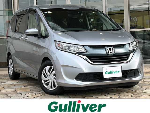 ホンダ フリード＋ G 静岡県 2016(平28)年 3.7万km ルナシルバーM 純正オーディオ/・CD/MD/ラジオ/主要装備/・レーダークルーズコントロール　/・ドライブレコーダー　/・レーンキープアシスト　/・片側パワースライドドア　/・ステアリングリモコン　/・プッシュスタート　/・アイドリングストップ　/・ＥＴＣ　/・純正フロアマット/・スマートキー/・純正アルミキャップ/・ホンダセンシング/・スペアキー