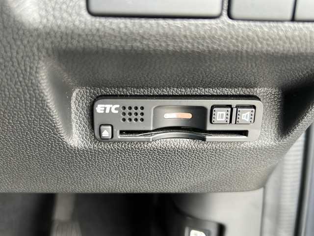 ホンダ フリード＋ G 静岡県 2016(平28)年 3.7万km ルナシルバーM 純正オーディオ/・CD/MD/ラジオ/主要装備/・レーダークルーズコントロール　/・ドライブレコーダー　/・レーンキープアシスト　/・片側パワースライドドア　/・ステアリングリモコン　/・プッシュスタート　/・アイドリングストップ　/・ＥＴＣ　/・純正フロアマット/・スマートキー/・純正アルミキャップ/・ホンダセンシング/・スペアキー