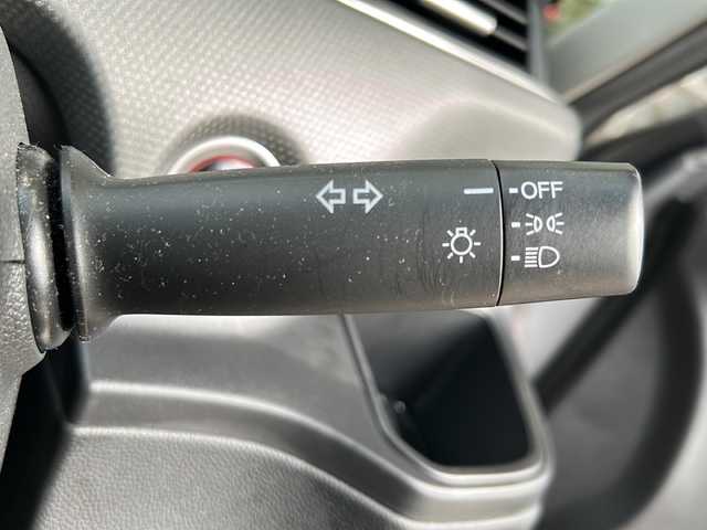 ホンダ フリード＋ G 静岡県 2016(平28)年 3.7万km ルナシルバーM 純正オーディオ/・CD/MD/ラジオ/主要装備/・レーダークルーズコントロール　/・ドライブレコーダー　/・レーンキープアシスト　/・片側パワースライドドア　/・ステアリングリモコン　/・プッシュスタート　/・アイドリングストップ　/・ＥＴＣ　/・純正フロアマット/・スマートキー/・純正アルミキャップ/・ホンダセンシング/・スペアキー