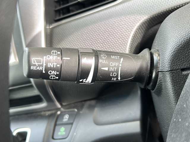 ホンダ フリード＋ G 静岡県 2016(平28)年 3.7万km ルナシルバーM 純正オーディオ/・CD/MD/ラジオ/主要装備/・レーダークルーズコントロール　/・ドライブレコーダー　/・レーンキープアシスト　/・片側パワースライドドア　/・ステアリングリモコン　/・プッシュスタート　/・アイドリングストップ　/・ＥＴＣ　/・純正フロアマット/・スマートキー/・純正アルミキャップ/・ホンダセンシング/・スペアキー