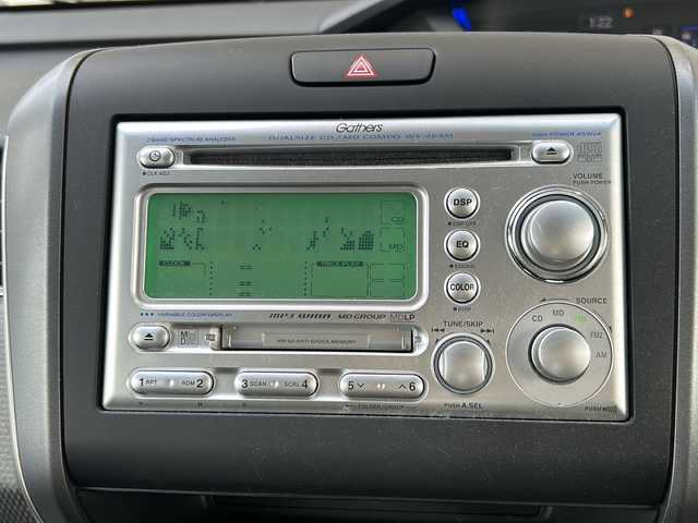 ホンダ フリード＋ G 静岡県 2016(平28)年 3.7万km ルナシルバーM 純正オーディオ/・CD/MD/ラジオ/主要装備/・レーダークルーズコントロール　/・ドライブレコーダー　/・レーンキープアシスト　/・片側パワースライドドア　/・ステアリングリモコン　/・プッシュスタート　/・アイドリングストップ　/・ＥＴＣ　/・純正フロアマット/・スマートキー/・純正アルミキャップ/・ホンダセンシング/・スペアキー