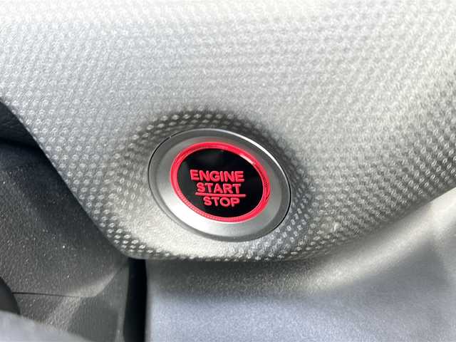 ホンダ フリード＋ G 静岡県 2016(平28)年 3.7万km ルナシルバーM 純正オーディオ/・CD/MD/ラジオ/主要装備/・レーダークルーズコントロール　/・ドライブレコーダー　/・レーンキープアシスト　/・片側パワースライドドア　/・ステアリングリモコン　/・プッシュスタート　/・アイドリングストップ　/・ＥＴＣ　/・純正フロアマット/・スマートキー/・純正アルミキャップ/・ホンダセンシング/・スペアキー