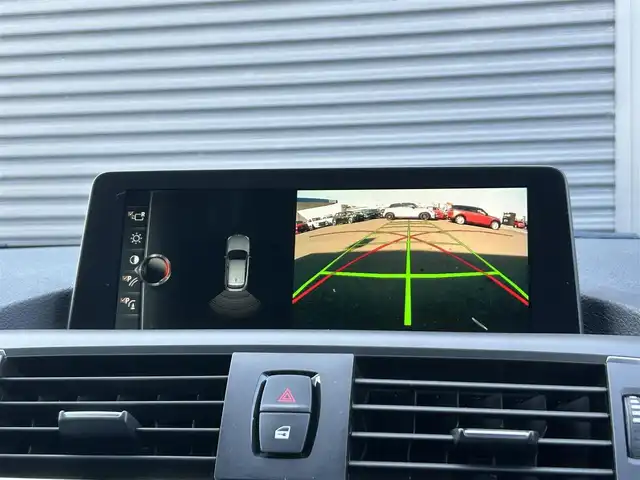 ＢＭＷ １１８ｉ Mスポーツ 茨城県 2017(平29)年 2.5万km サファイアブラックP 後期型　/インテリジェントSFT　/レーンディパーチャーウォーニング　/コンフォートアクセス　/クルコン　/純ナビ　/BT　/USB　/DVD　/Bカメラ　/PDC/LEDヘッドライト　/純正17inAW　/ETC/ドラレコ