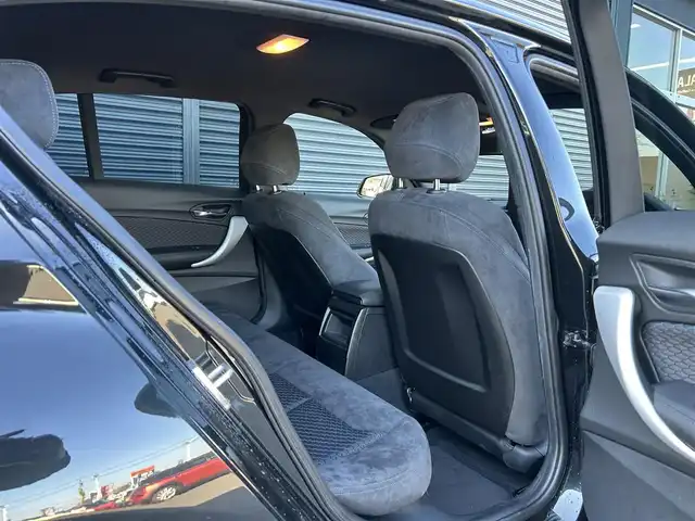 ＢＭＷ １１８ｉ Mスポーツ 茨城県 2017(平29)年 2.5万km サファイアブラックP 後期型　/インテリジェントSFT　/レーンディパーチャーウォーニング　/コンフォートアクセス　/クルコン　/純ナビ　/BT　/USB　/DVD　/Bカメラ　/PDC/LEDヘッドライト　/純正17inAW　/ETC/ドラレコ