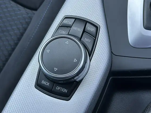 ＢＭＷ １１８ｉ Mスポーツ 茨城県 2017(平29)年 2.5万km サファイアブラックP 後期型　/インテリジェントSFT　/レーンディパーチャーウォーニング　/コンフォートアクセス　/クルコン　/純ナビ　/BT　/USB　/DVD　/Bカメラ　/PDC/LEDヘッドライト　/純正17inAW　/ETC/ドラレコ