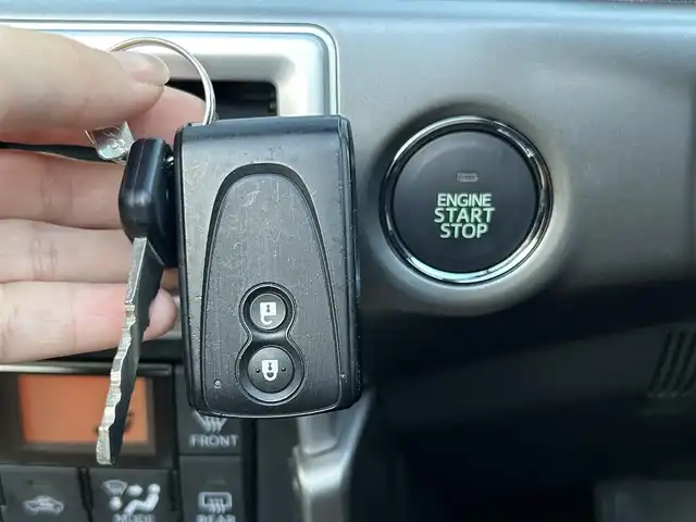 ダイハツ コペン セロ 島根県 2023(令5)年 1.2万km ブリティッシュグリーンマイカ 登録時走行距離11130km/ワンオーナー/電動オープン/マニュアルモード付きAT/アイドリングストップ/オートライト/LEDヘッドライト/フォグランプ/スマートキー/プッシュスタート/横滑り防止装置/ETC/純正16インチAW/禁煙車/取扱説明書/保証書