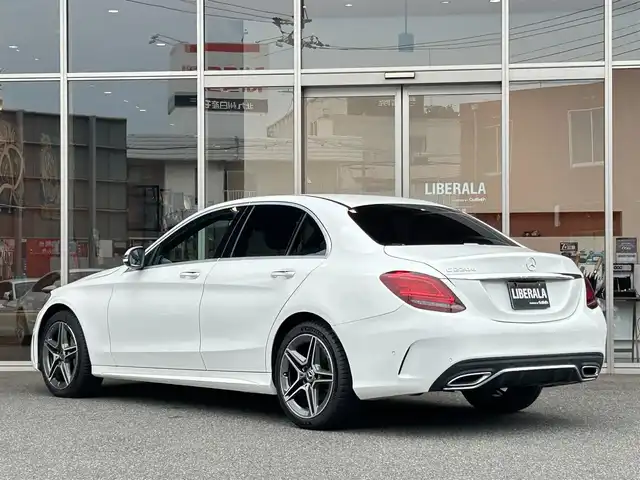 メルセデス・ベンツ Ｃ２２０ｄ アバンギャルド　AMGライン 福岡県 2018(平30)年 3.4万km ポーラホワイト レーダーセーフティーＰＫＧ　/黒革　/純正ナビ／フルセグ　/Ｂｌｕｅｔｏｏｔｈ　/Ｂカメラ　/ＡＣＣ　/ＢＳＭ　/アンビエントライト　/メモリ付パワーシート　/シートヒーター　/純正１８インチＡＷ　/ＥＴＣ２．０