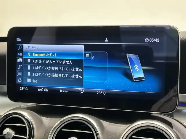 メルセデス・ベンツ Ｃ２２０ｄ アバンギャルド　AMGライン 福岡県 2018(平30)年 3.4万km ポーラホワイト レーダーセーフティーＰＫＧ　/黒革　/純正ナビ／フルセグ　/Ｂｌｕｅｔｏｏｔｈ　/Ｂカメラ　/ＡＣＣ　/ＢＳＭ　/アンビエントライト　/メモリ付パワーシート　/シートヒーター　/純正１８インチＡＷ　/ＥＴＣ２．０