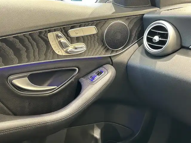 メルセデス・ベンツ Ｃ２２０ｄ アバンギャルド　AMGライン 福岡県 2018(平30)年 3.4万km ポーラホワイト レーダーセーフティーＰＫＧ　/黒革　/純正ナビ／フルセグ　/Ｂｌｕｅｔｏｏｔｈ　/Ｂカメラ　/ＡＣＣ　/ＢＳＭ　/アンビエントライト　/メモリ付パワーシート　/シートヒーター　/純正１８インチＡＷ　/ＥＴＣ２．０