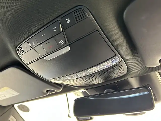 メルセデス・ベンツ Ｃ２２０ｄ アバンギャルド　AMGライン 福岡県 2018(平30)年 3.4万km ポーラホワイト レーダーセーフティーＰＫＧ　/黒革　/純正ナビ／フルセグ　/Ｂｌｕｅｔｏｏｔｈ　/Ｂカメラ　/ＡＣＣ　/ＢＳＭ　/アンビエントライト　/メモリ付パワーシート　/シートヒーター　/純正１８インチＡＷ　/ＥＴＣ２．０