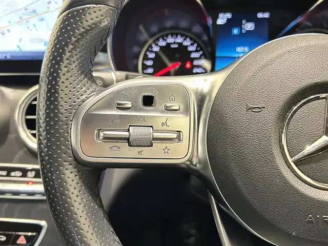 メルセデス・ベンツ Ｃ２２０ｄ アバンギャルド　AMGライン 福岡県 2018(平30)年 3.4万km ポーラホワイト レーダーセーフティーＰＫＧ　/黒革　/純正ナビ／フルセグ　/Ｂｌｕｅｔｏｏｔｈ　/Ｂカメラ　/ＡＣＣ　/ＢＳＭ　/アンビエントライト　/メモリ付パワーシート　/シートヒーター　/純正１８インチＡＷ　/ＥＴＣ２．０