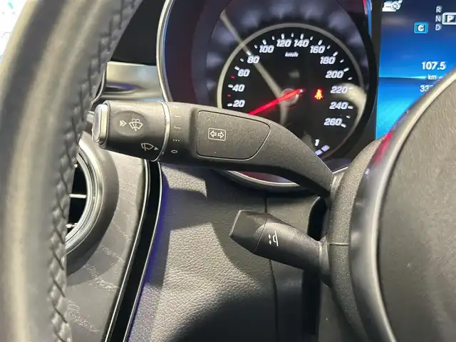 メルセデス・ベンツ Ｃ２２０ｄ アバンギャルド　AMGライン 福岡県 2018(平30)年 3.4万km ポーラホワイト レーダーセーフティーＰＫＧ　/黒革　/純正ナビ／フルセグ　/Ｂｌｕｅｔｏｏｔｈ　/Ｂカメラ　/ＡＣＣ　/ＢＳＭ　/アンビエントライト　/メモリ付パワーシート　/シートヒーター　/純正１８インチＡＷ　/ＥＴＣ２．０