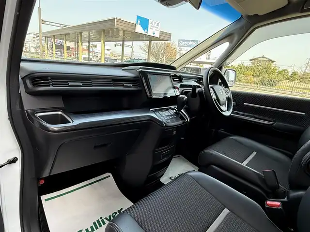 ホンダ ステップワゴン スパーダ クールスピリット 香川県 2016(平28)年 5.1万km ホワイトオーキッドパール 純正SDナビ/【フルセグ/CD/DVD/BT】/バックカメラ/ホンダセンシング/・アダプティブクルーズコントロール/・衝突軽減ブレーキ/・路外逸脱抑制機能/フリップダウンモニター/両側パワースライドドア/ハーフレザーシート/シートバックテーブル/LEDヘッドライト/純正17インチアルミ/純正フロアマット/純正ビルトインETC