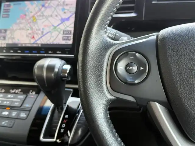ホンダ ステップワゴン スパーダ クールスピリット 香川県 2016(平28)年 5.1万km ホワイトオーキッドパール 純正SDナビ/【フルセグ/CD/DVD/BT】/バックカメラ/ホンダセンシング/・アダプティブクルーズコントロール/・衝突軽減ブレーキ/・路外逸脱抑制機能/フリップダウンモニター/両側パワースライドドア/ハーフレザーシート/シートバックテーブル/LEDヘッドライト/純正17インチアルミ/純正フロアマット/純正ビルトインETC